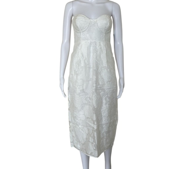 Lulus Dresses & Skirts - Lulus White This Day Strapless Underwire Jacquard Cocktail Dress - Size Small